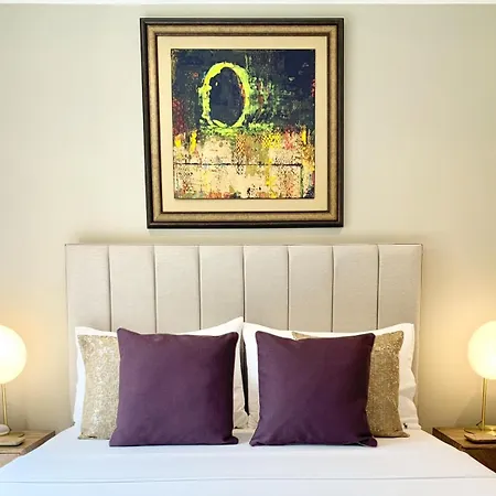 Modern Bedroom With Private Bathroom And Shared Kitchen & Lounge In Our Home Londres Exterior foto
