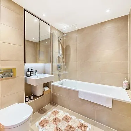 Modern Bedroom With Private Bathroom And Shared Kitchen & Lounge In Our Home Londres Exterior foto