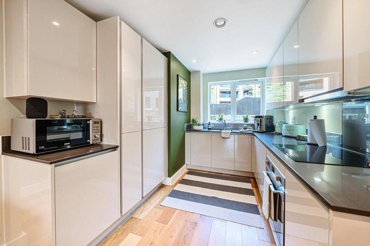 Alloggio in famiglia Modern Bedroom With Private Bathroom And Shared Kitchen & Lounge In Our *